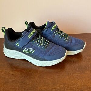 Skechers Navy and Lime Athletic Shoes, Boys size 4